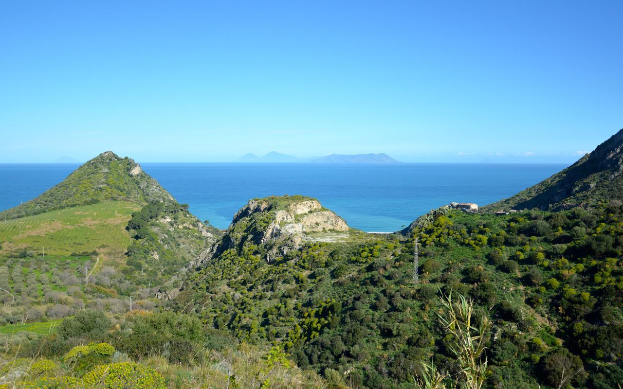 Tindari Village Camping ฟูร์นารี ภายนอก รูปภาพ