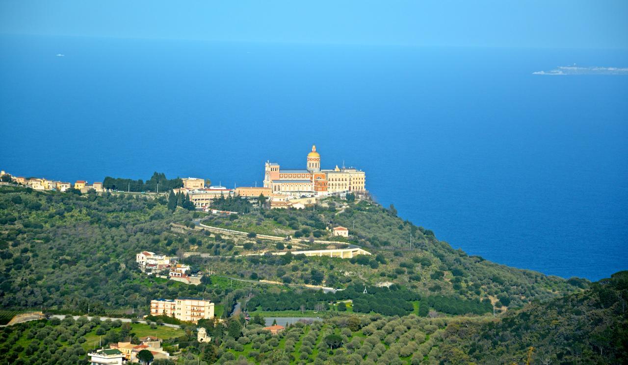 Tindari Village Camping ฟูร์นารี ภายนอก รูปภาพ