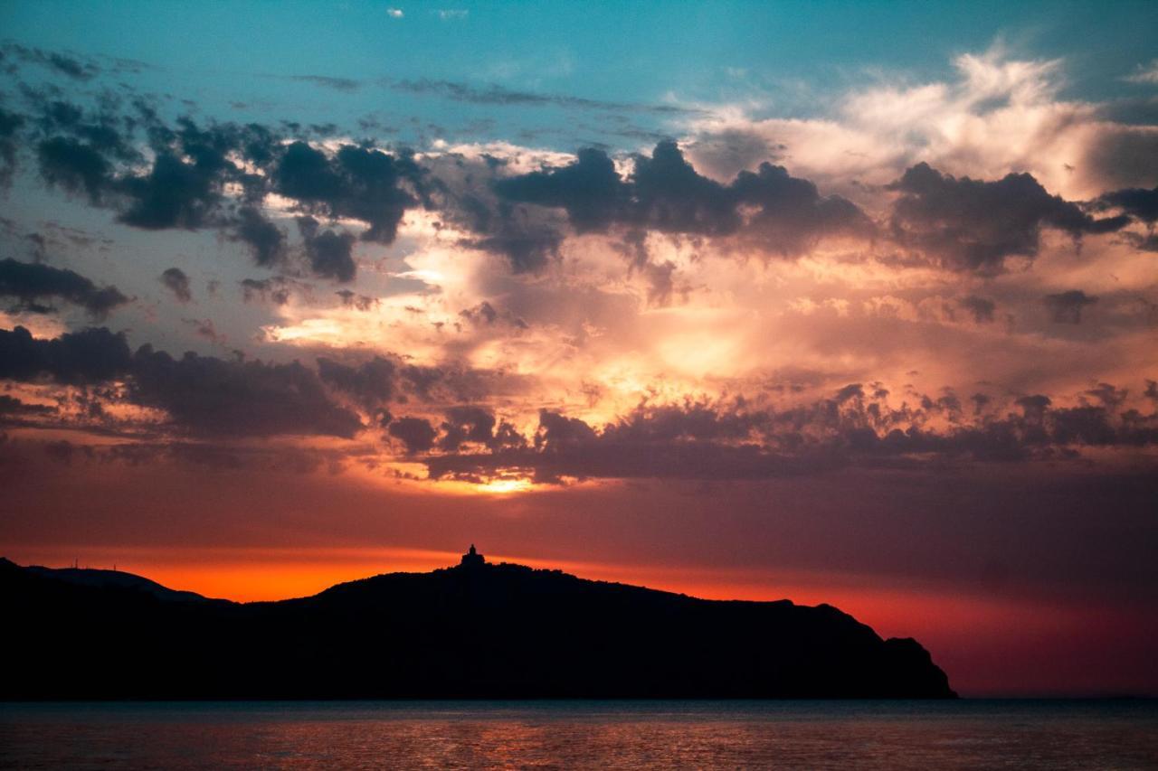 Tindari Village Camping ฟูร์นารี ภายนอก รูปภาพ